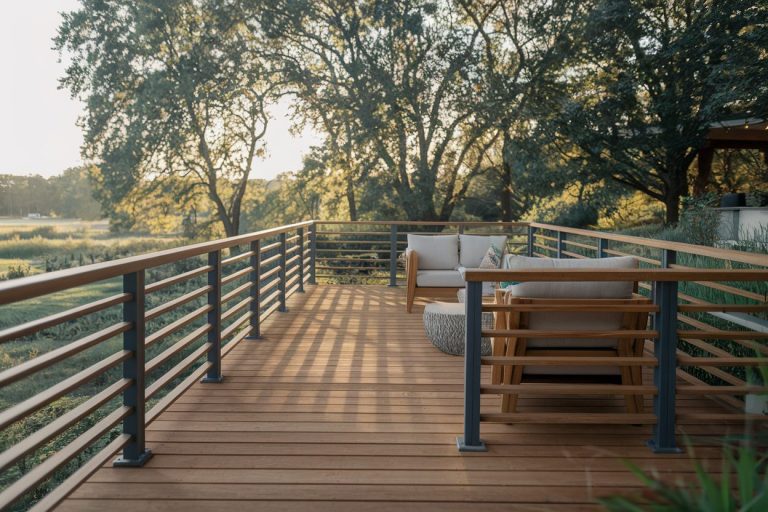 wood deck railing